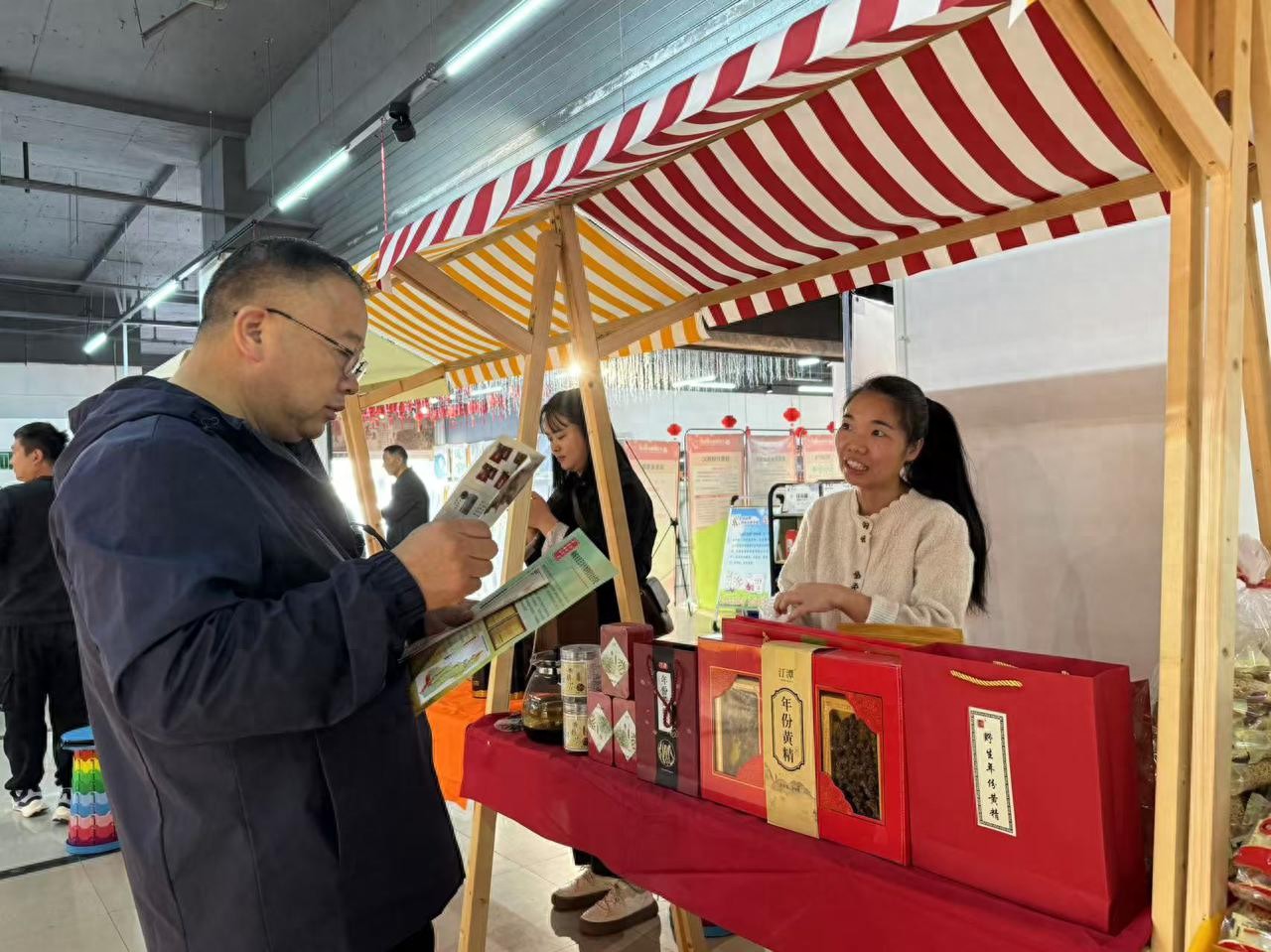 安徽绿色优质农产品展销中心盛大开幕，正宗兰州牛羊肉成抢手货