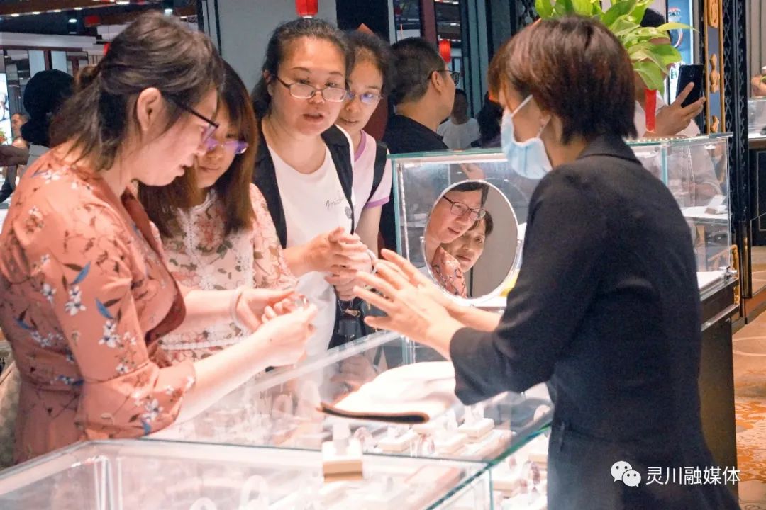 农产品展示平台_农产品展示中心效果图_农产品展示
