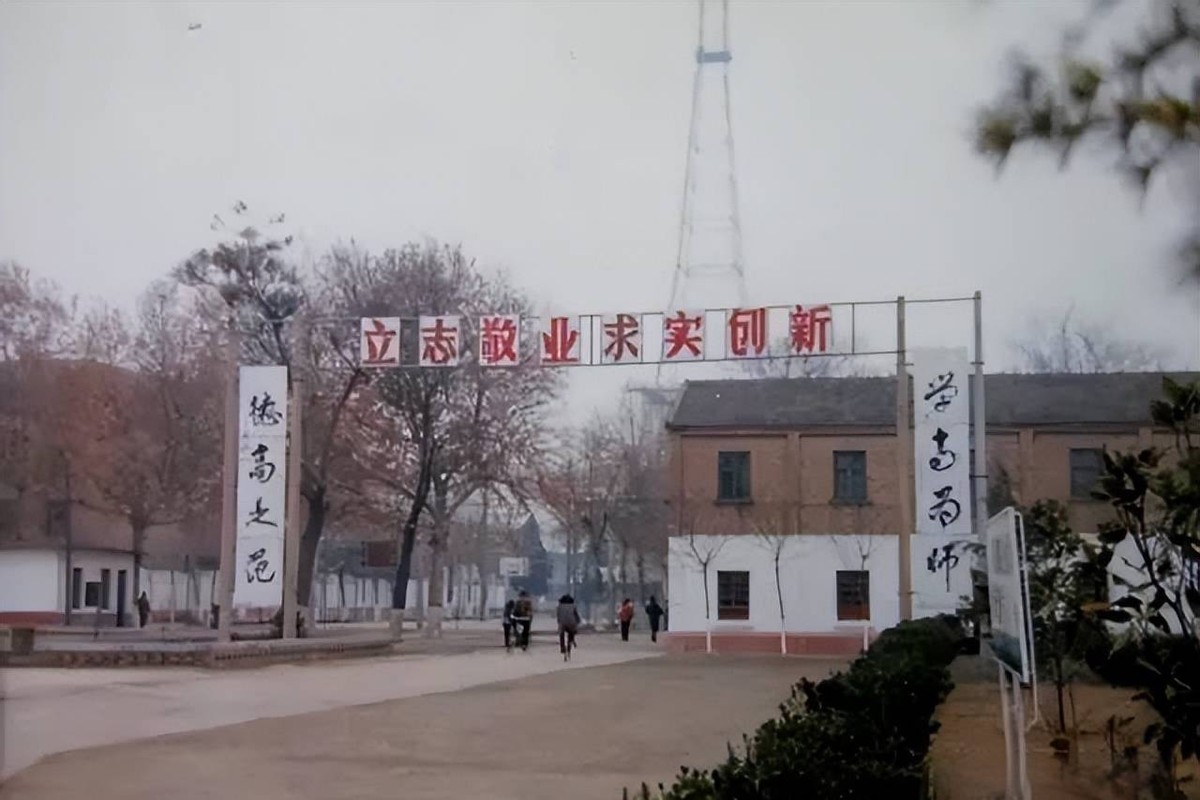 商丘地标建筑_商丘人民广场历史变迁_商丘农产品批发市场