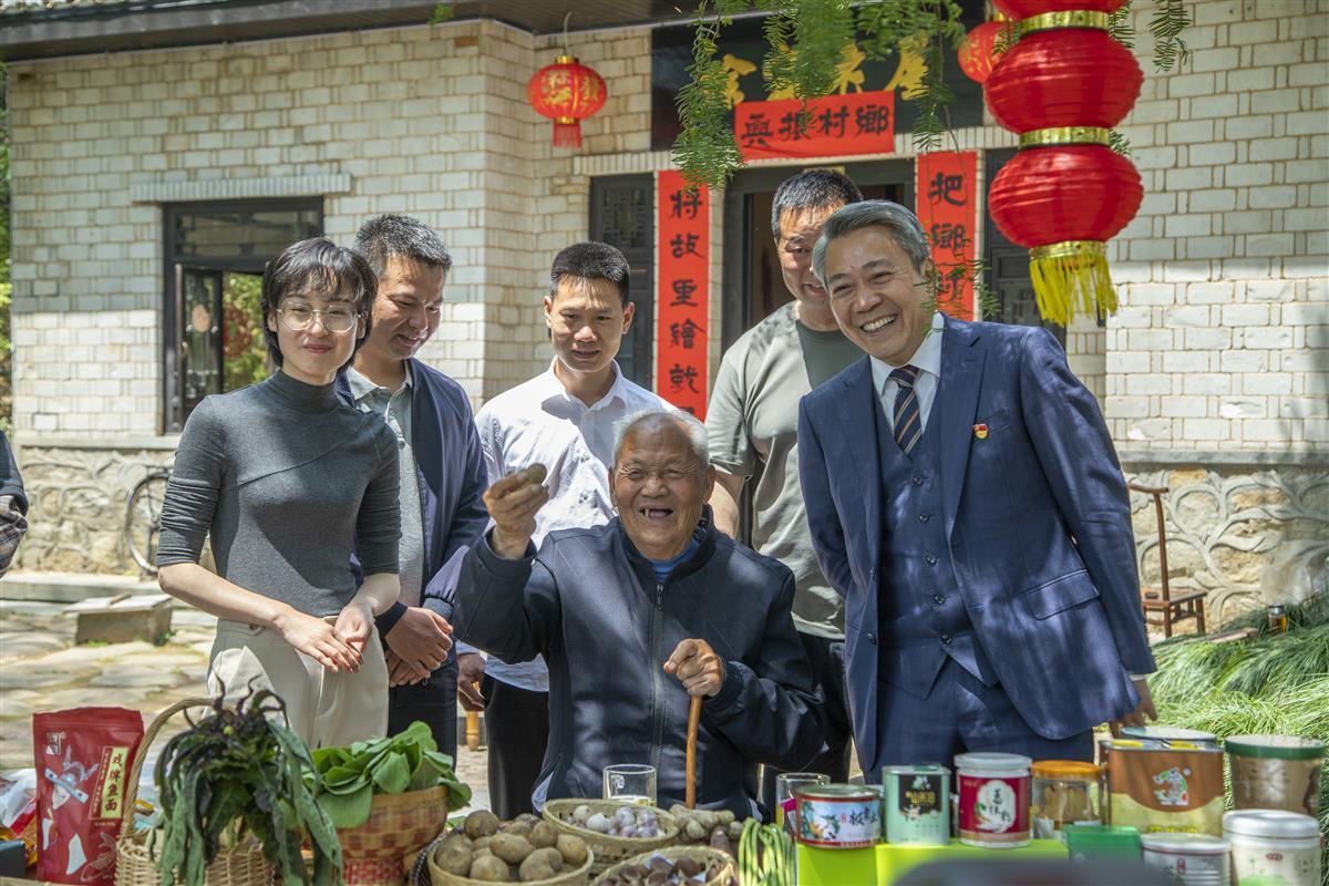 罗田县甜柿产业升级_荆楚乡村振兴新农人_大别山农产品批发市场