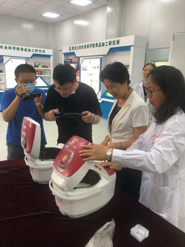 7月11日第106期科技助农在线帮开播，卢淑雯再展风采