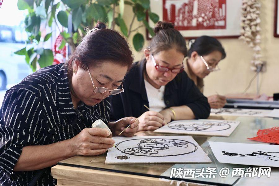 米脂婆姨农产品 小米_米脂婆姨工作室_黄河女儿行全媒体采访活动