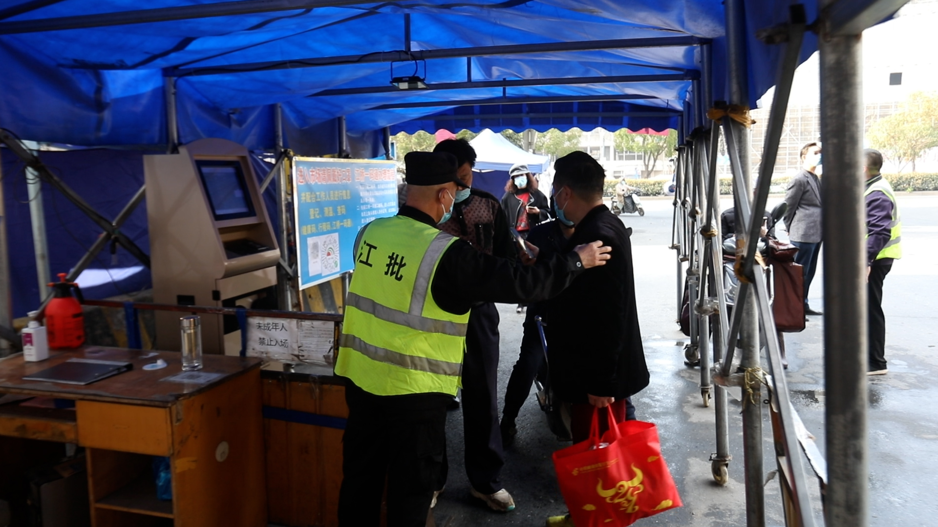 上海农产品批发市场_上海蔬菜供应情况_上海江桥蔬菜批发市场交易量