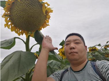 良品铺子颗颗香瓜子溢价背后_瓜子属于农产品吗?_新疆戈壁滩河南农民种植瓜子