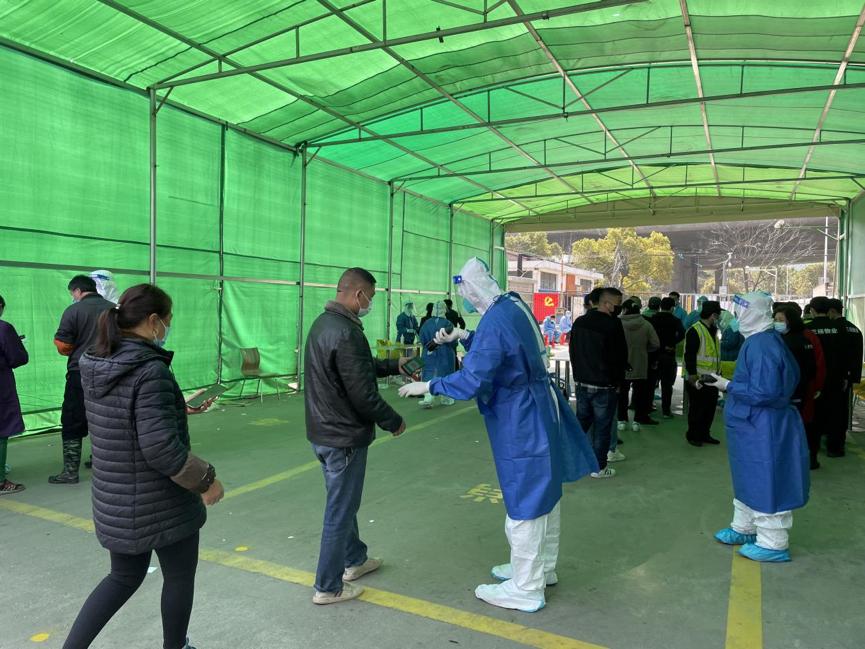 上海浦东北蔡上农批近3000人再测核酸！保供与防疫并重，全力满足民生需求