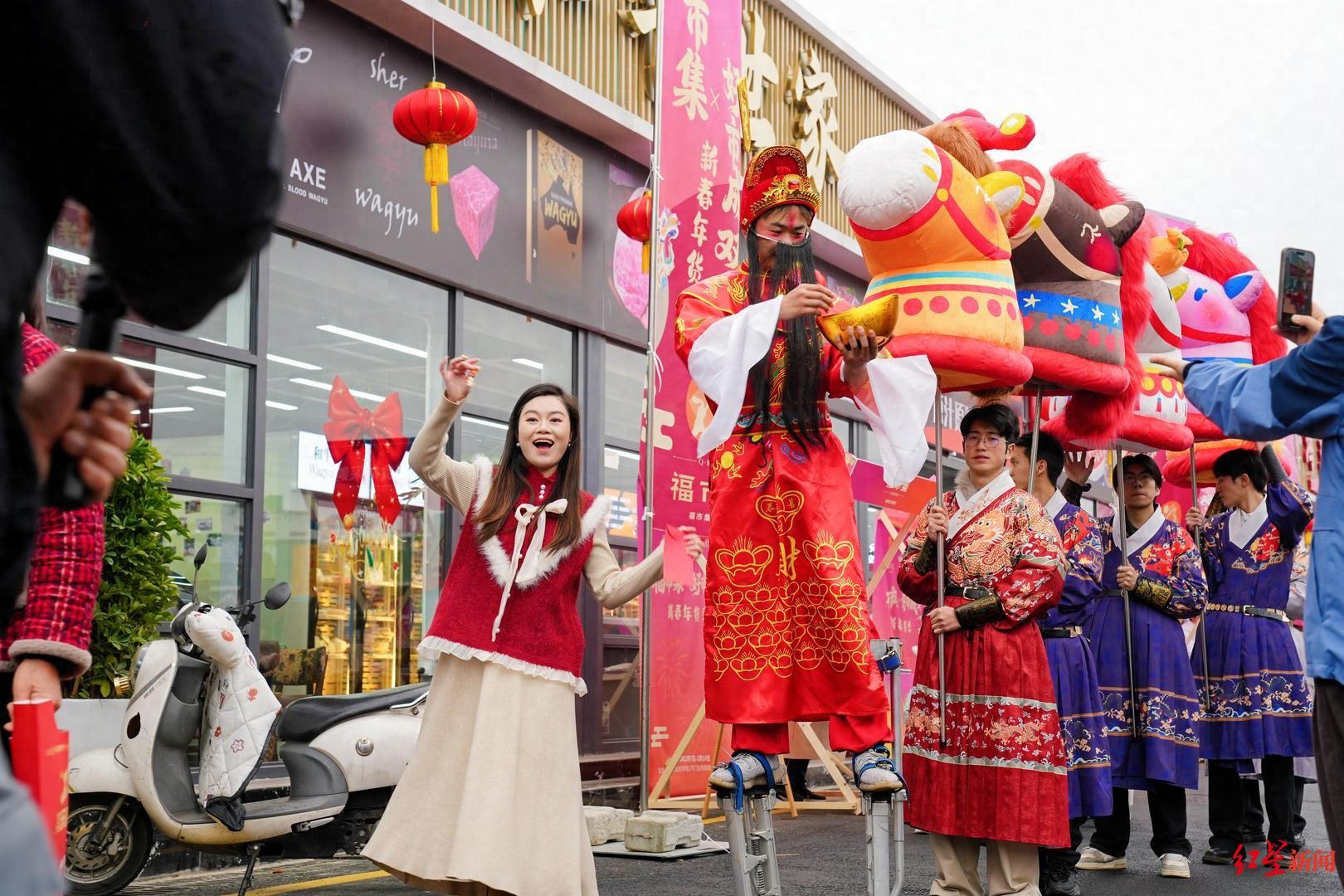 成都农产品批发市场办年货节，一站式购齐全球好物